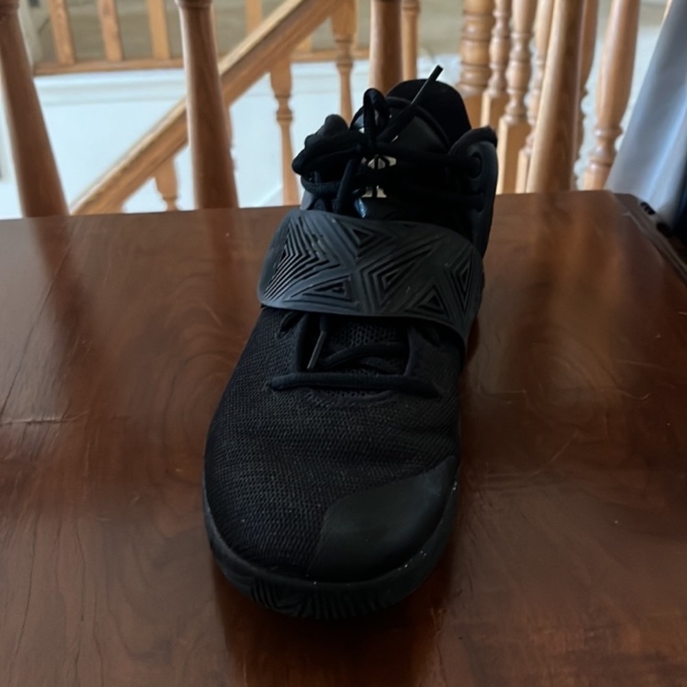 Nike Kyrie Flytrap - image 3
